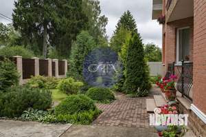 Дом 415м², 3-этажный, участок 12 сот.