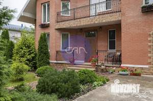 Дом 415м&sup2;, 3-этажный, участок 12 сот.  